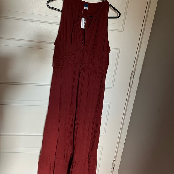 Old Navy Burgundy Sleeveless Dress - Picture 2 of 5